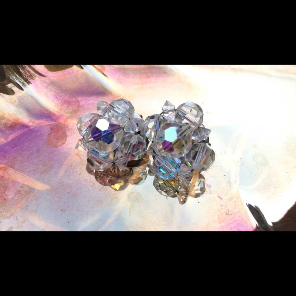 Vintage Mid-Century Iridescent AB Cluster Earrings Glam Granny - Picture 4 of 7